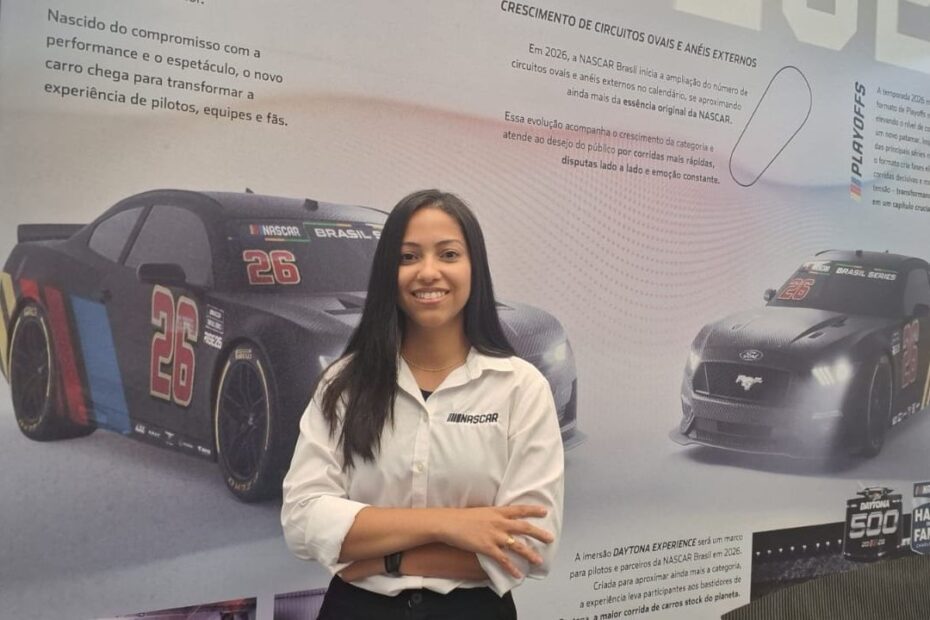 A brasileira que trabalha em departamento importante da NASCAR
