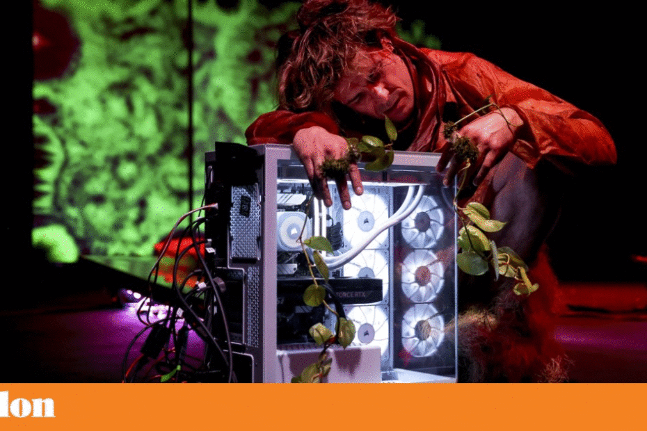 Albano Jerónimo em palco com a inteligência artificial para pensar outras existências | Teatro