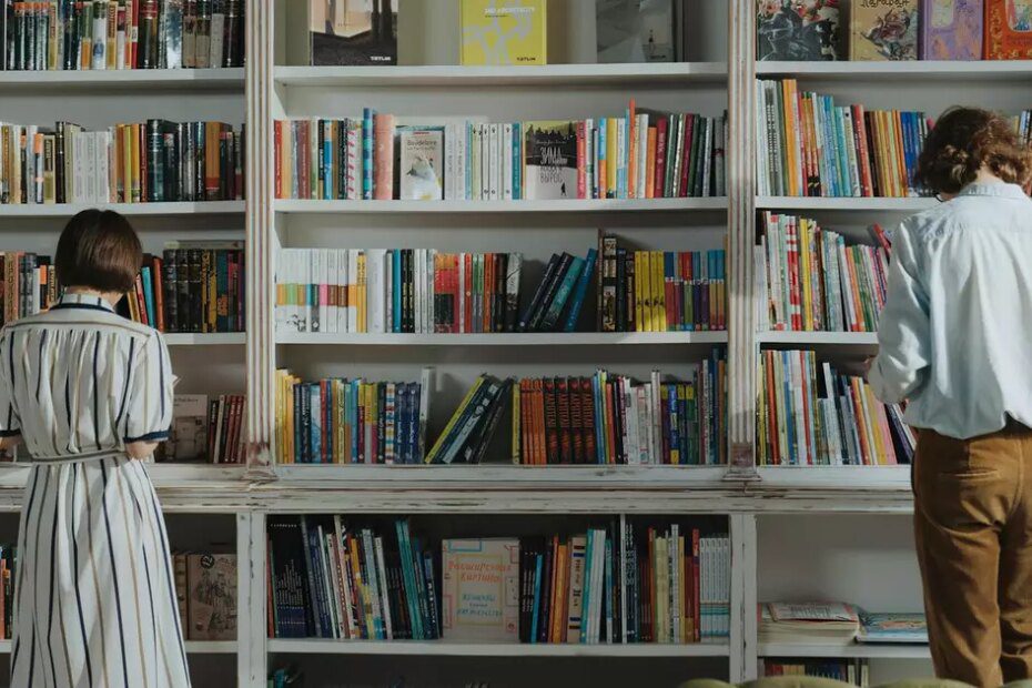 As alucinações da IA estão afetando um setor muito específico: o dos bibliotecários