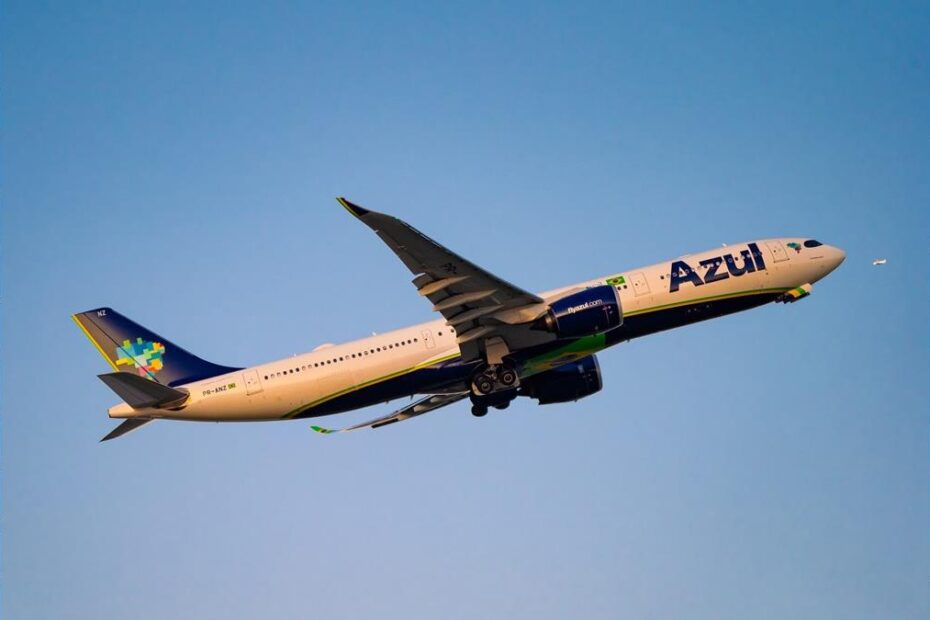 Azul oferece 51 vagas de trabalho em todo o Brasil; veja como se inscrever