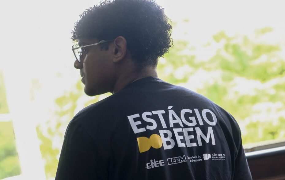 Bolsa Estágio: estudantes do Ensino Médio Técnico podem se inscrever para vagas de até R$ 851,56 mesmo durante as férias