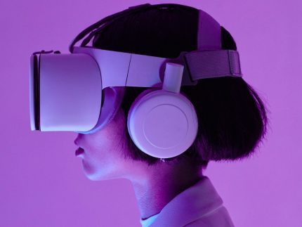 Alô, ChatGPT! Japonesa se casa com personagem criado por inteligência artificial