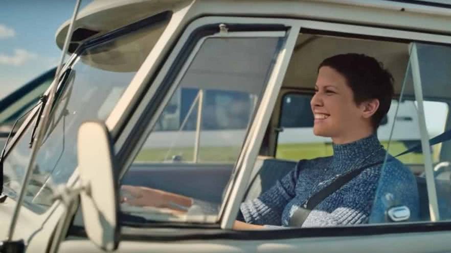 O cuidado ao recriar imagem póstuma com inteligência artificial