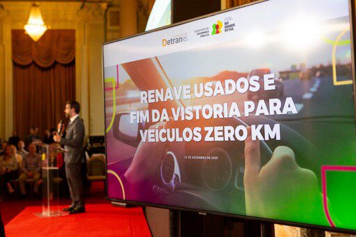 Governo do Estado anuncia fim de vistoria para veículos novos e uso de Inteligência Artificial em revenda de usados