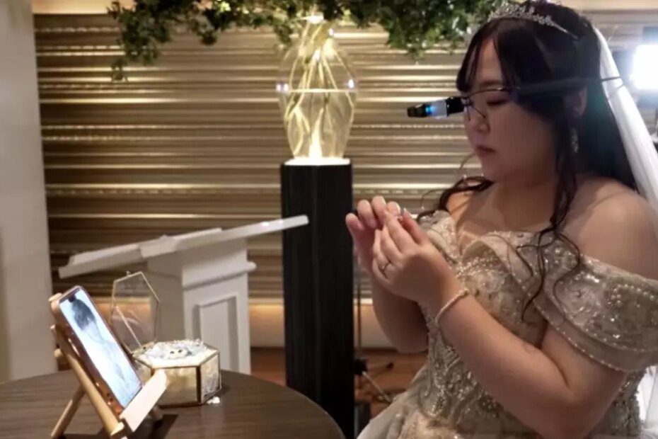 Mulher se casa com personagem criado pelo ChatGPT: 'Me ensinou a amar'