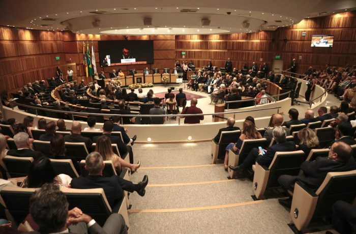 Novo presidente do TRT-4 destaca defesa do trabalho decente e combate à precarização – SINPRO-DF