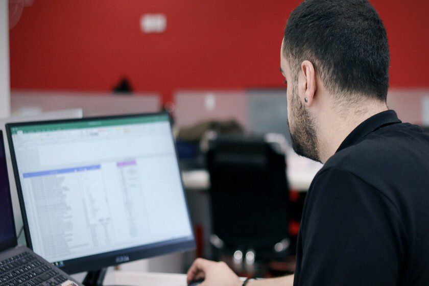 Pensávamos que a IA forçaria toda uma geração de trabalhadores à aposentadoria precoce; o oposto está acontecendo