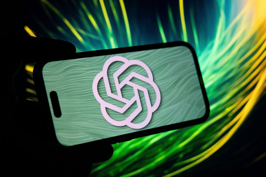 OpenAI lança modelo mais avançado de IA à medida que a corrida com o Google esquenta