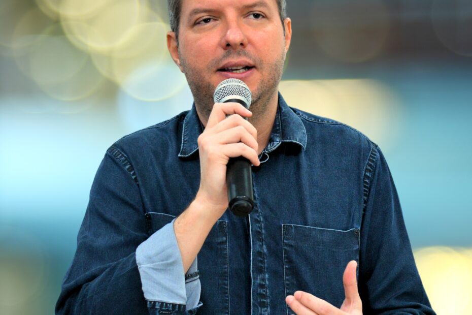 Professor Jacks Andrade participa do 40º Congresso Nacional dos Jornalistas com debate sobre princípios éticos no uso da Inteligência Artificial