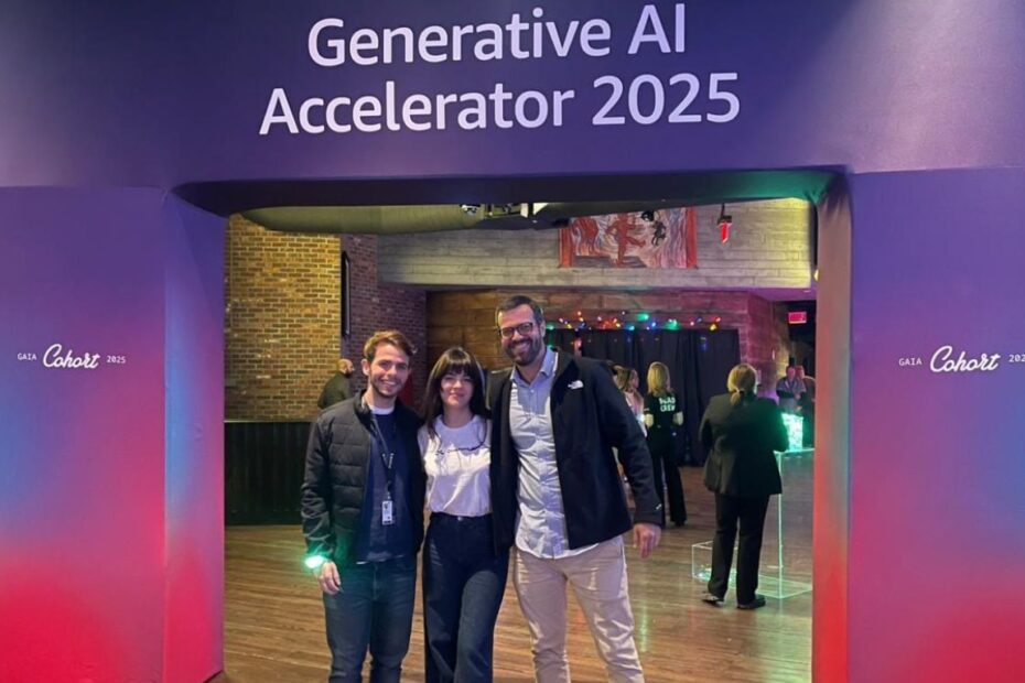 Gustavo Lucchetti, Elisa Mussumeci e Gabriel Renault, da Dharma, no AWS re:Invent 2025