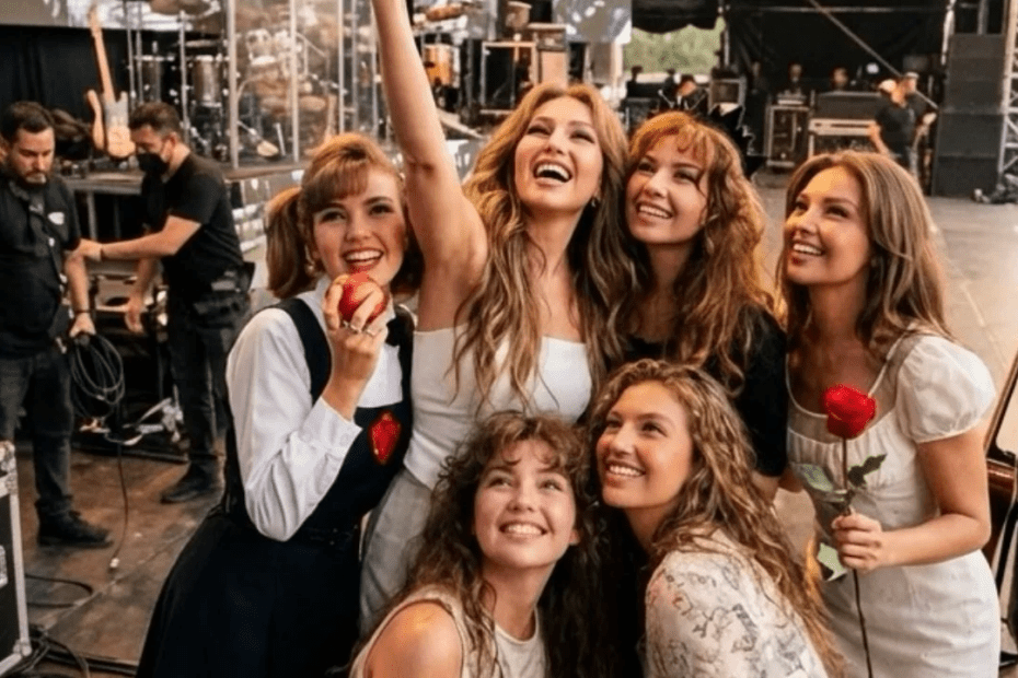 Thalia revisita personagens icônicas da carreira usando trend viral de IA