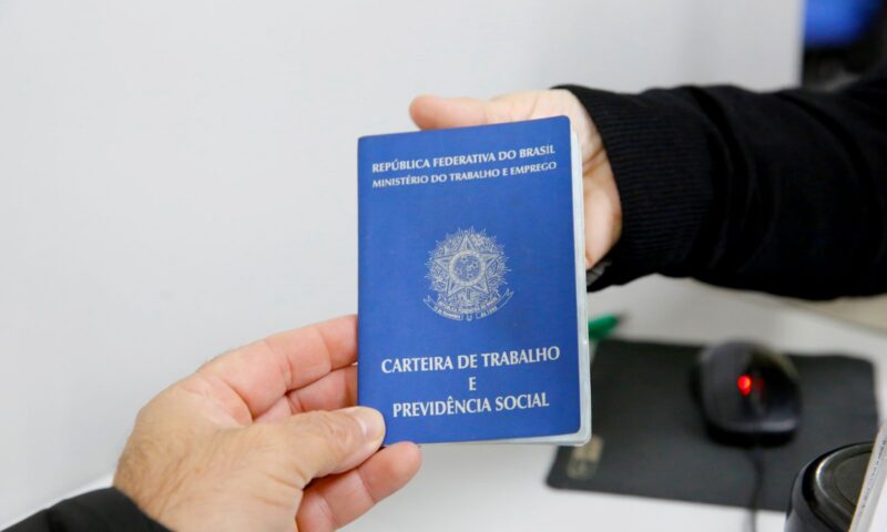 Cepat de Joinville divulga mais de 1,2 mil vagas de emprego em diferentes áreas