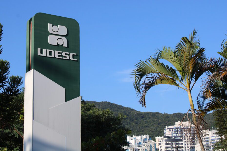 Concurso da Udesc prevê 40 vagas para técnicos de nível médio e superior