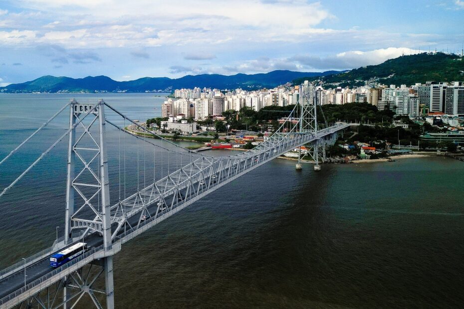 Florianópolis abre concurso público com salários de até R$ 21 mil