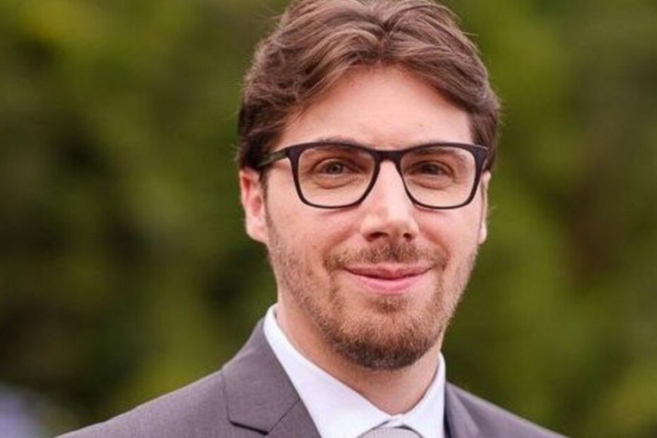 Artigo de professor da UCS sobre uso da  inteligência artificial na gestão de empresas é premiado