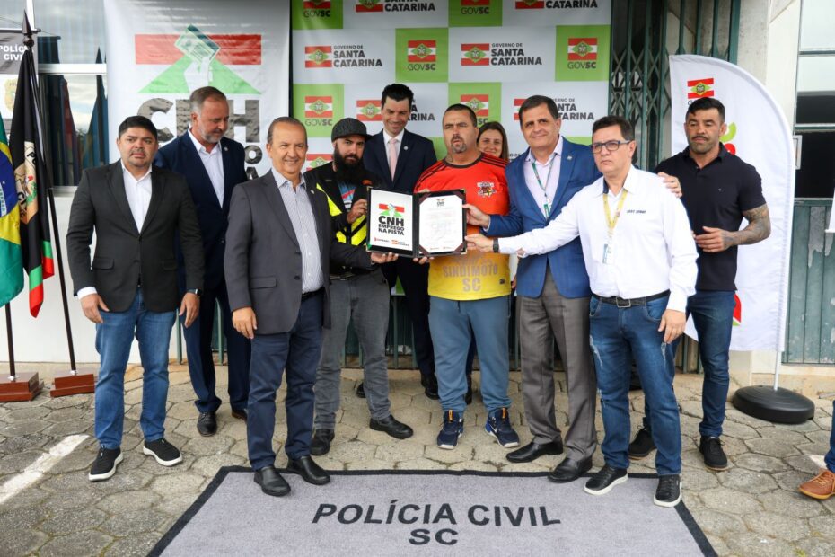 Retrospectiva 2025: CNH Emprego na Pista oferece mais de 17 mil vagas para habilitação gratuita em SC