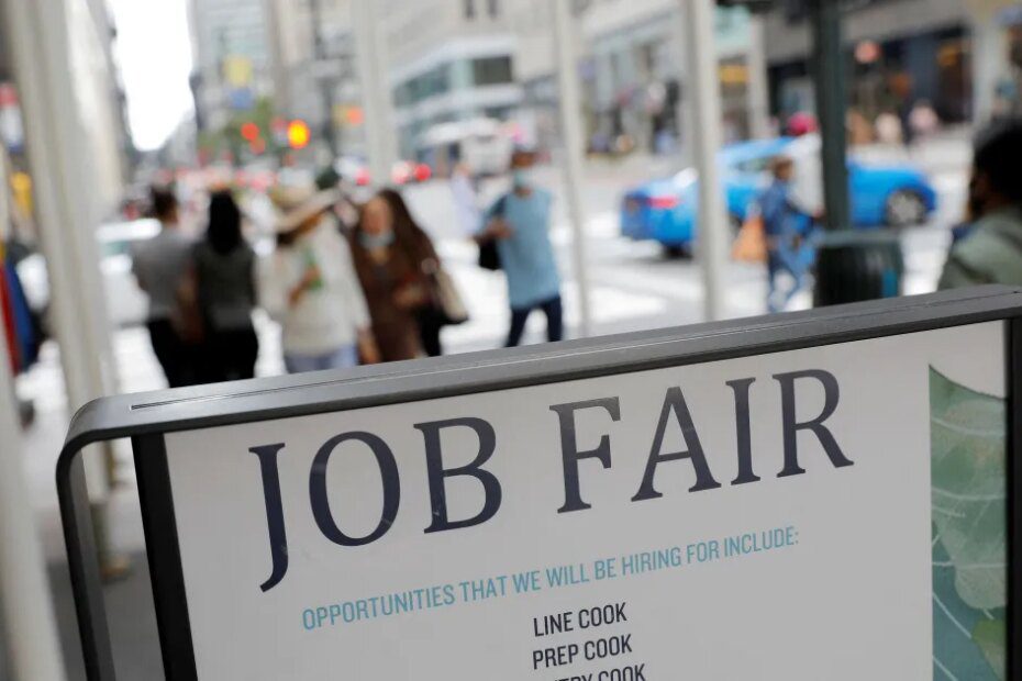 Vagas de emprego em aberto nos EUA caem 303 mil em novembro, indica JOLTS