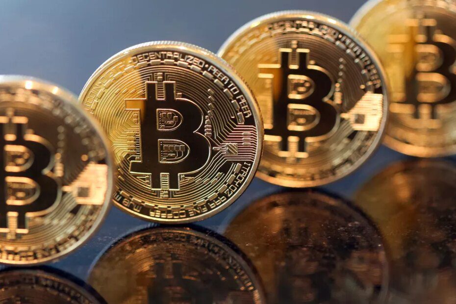 Bitcoin inicia semana em baixa e sem força para retomar US$ 70 mil | Criptomoedas