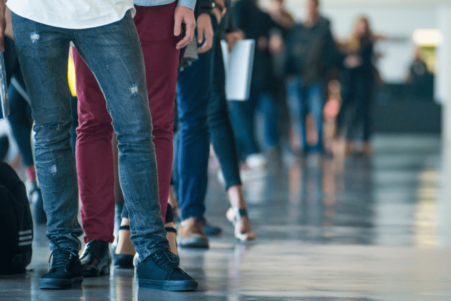 Bloco dos concursos: quase 3 mil vagas e salários de até R$ 34 mil