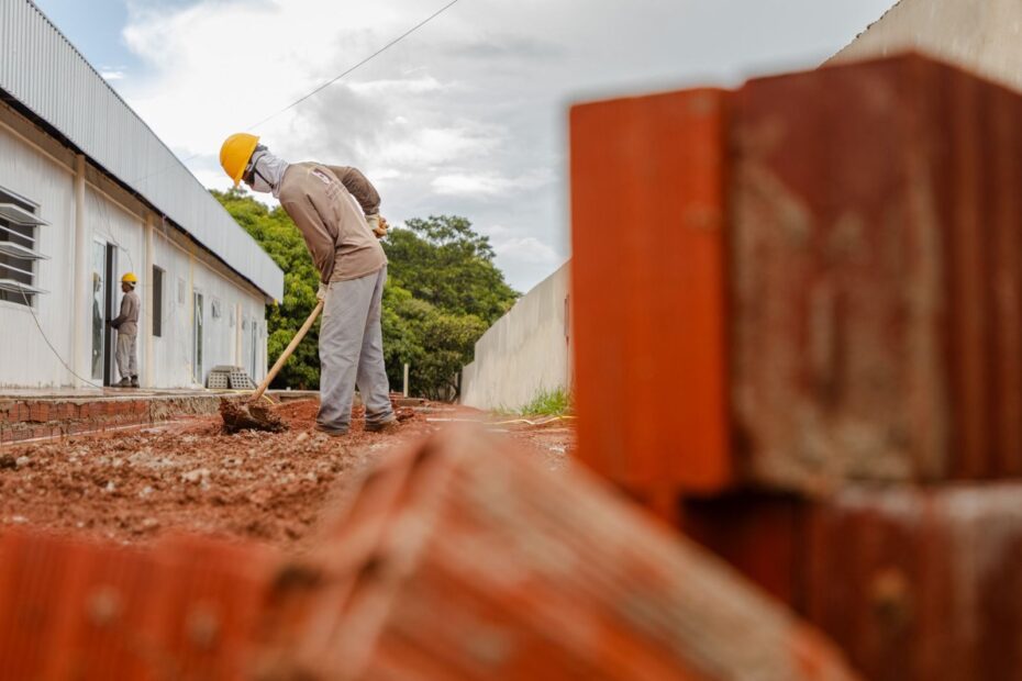 Prefeitura de Anápolis prorroga prazo para inscrição em vagas com salários de até R$ 2,7 mil e carga horária reduzida | Notícias | Obras