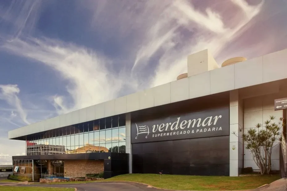 Rede de supermercados realiza mutirão com mais de 350 vagas de emprego em BH