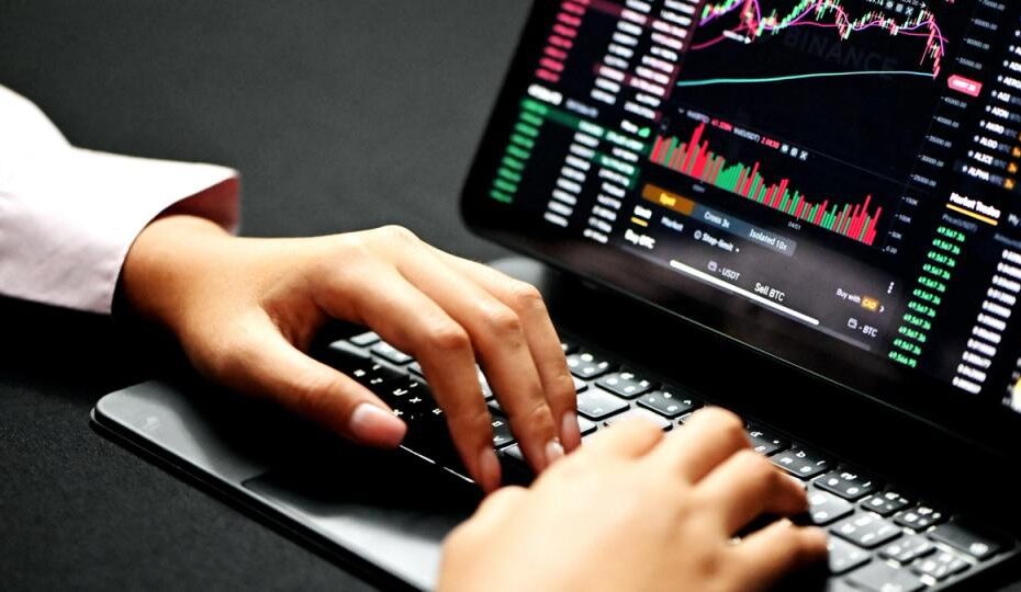 Mais de US$ 9 bilhões saem de ETFs de BTC e ETH em quatro meses