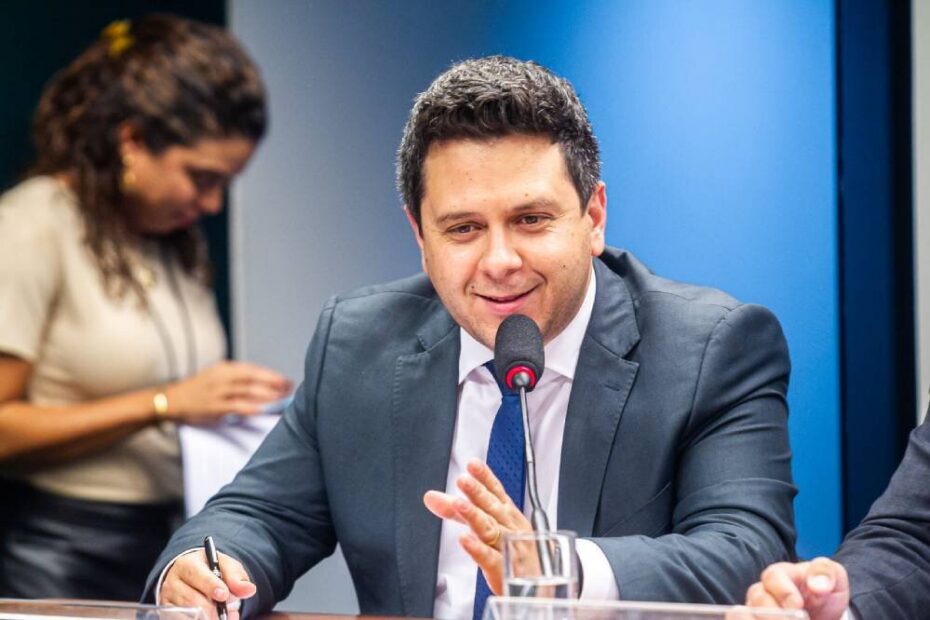 Tiago Dimas lamenta decisão do STJ que beneficia planos de saúde e prejudica famílias dos autistas