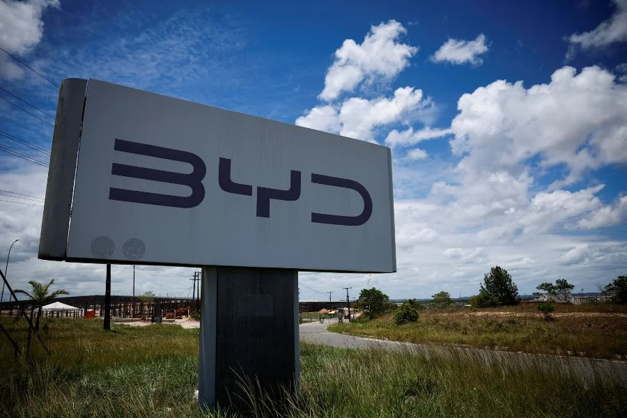 Uma visão geral do canteiro de obras da nova fábrica de veículos elétricos (VE) da BYD em Camaçari, Brasil, 17 de novembro de 2024