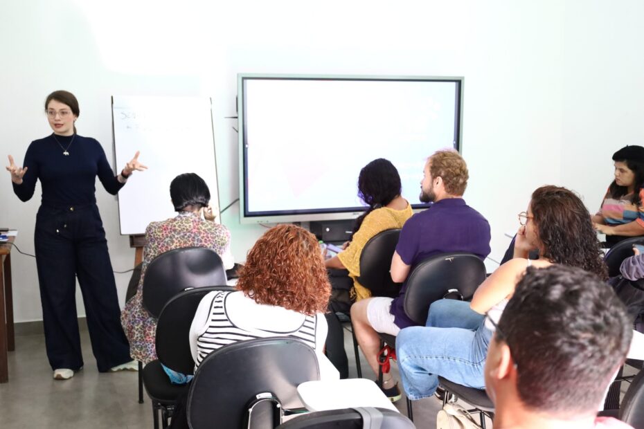 Capacitação fortalece comunicação e amplia oportunidades de financiamento para projetos culturais – Prefeitura de Caraguatatuba