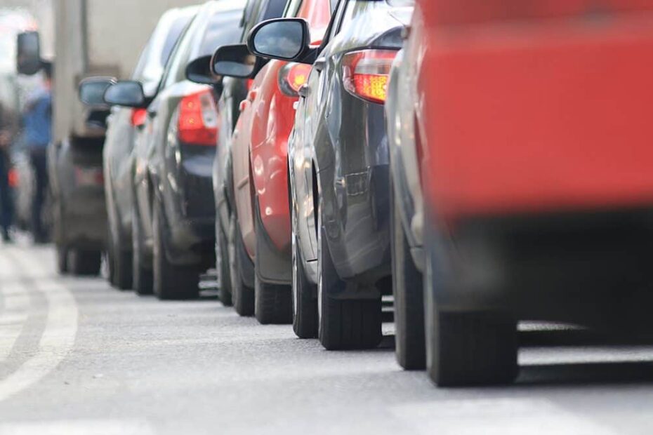 Estacionar em fila dupla: infração